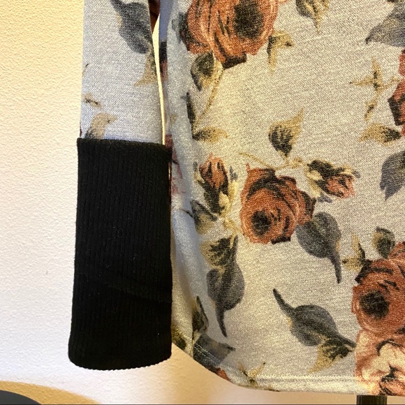 Grey Vanilla Bay Vintage Floral Tunic Top NWT - Picture 7 of 11